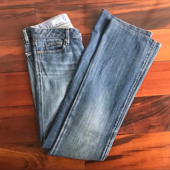 3 for $15 GAP size 25 “curvy” jeans. - Picture 4 of 7